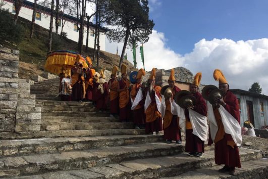 welcoming Rimpoche at the Monastery